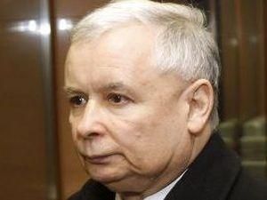 Ярослав Качинський помолився в пам'ять загиблих під Смоленськом Ярослав Качинський помолився в пам'ять загиблих під Смоленськом