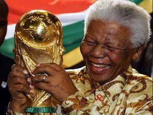 ФІФА вимагає присутності Нельсона Мандели на фінальному матчі ЧС-2010 ФІФА вимагає присутності Нельсона Мандели на фінальному матчі ЧС-2010