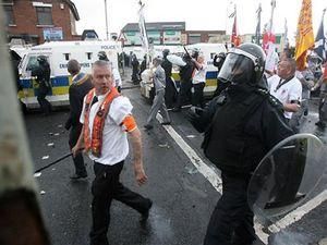 У Белфасті в ході безладів постраждали 27 поліцейських У Белфасті в ході безладів постраждали 27 поліцейських