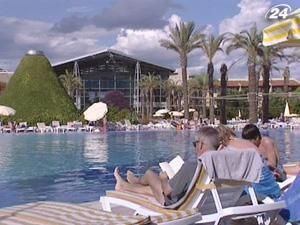 Туристів "Karya Tour" вдалось розселити в готелях - 12 липня 2010 - Телеканал новин 24 Туристів "Karya Tour" вдалось розселити в готелях - 12 липня 2010 - Телеканал новин 24