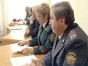 Уряд збільшив кількість податківців Уряд збільшив кількість податківців