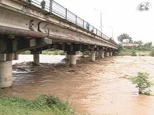 У найближчі дні очікуються дощі по всій території України У найближчі дні очікуються дощі по всій території України