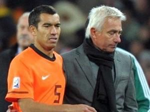 Тренера і капітана збірної Голландії посвятили у лицарі Тренера і капітана збірної Голландії посвятили у лицарі