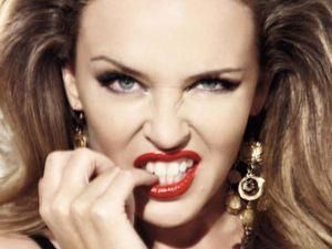 Кайлі Міноуг прикрасила обкладинку нового номера журналу Out Кайлі Міноуг прикрасила обкладинку нового номера журналу Out