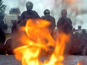 В Ірландії націоналісти обстріляли поліцейських В Ірландії націоналісти обстріляли поліцейських