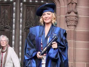 Розпусниця Саманта з "Секс і місто" отримала докторський ступінь(ФОТО) Розпусниця Саманта з "Секс і місто" отримала докторський ступінь(ФОТО)