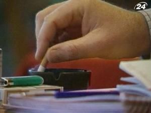 У Верховній Раді пропонують заборонити курити неповнолітнім У Верховній Раді пропонують заборонити курити неповнолітнім