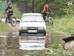 Триває ліквідація наслідків повені у 4 областях Триває ліквідація наслідків повені у 4 областях