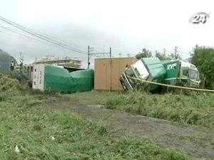 Жертвами потужних повеней та зсувів стали щонайменше 5 осіб Жертвами потужних повеней та зсувів стали щонайменше 5 осіб