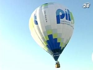 У Києві проходять змагання пілотів аеростатів У Києві проходять змагання пілотів аеростатів