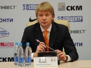 Зі стадіону "Шахтар" демонтують другий ярус Зі стадіону "Шахтар" демонтують другий ярус