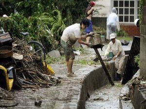 У Японії зсуви і розлив річок забрали життя 5 людей У Японії зсуви і розлив річок забрали життя 5 людей