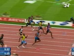 Болт і Пауелл уперше в сезоні позмагались на 100-метрівці Болт і Пауелл уперше в сезоні позмагались на 100-метрівці