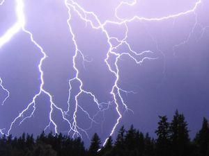 У Криму блискавка влучила у підлітка У Криму блискавка влучила у підлітка