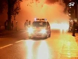 У Греноблі молодь підпалює автомобілі, щоб помститись за загибель від куль поліції У Греноблі молодь підпалює автомобілі, щоб помститись за загибель від куль поліції