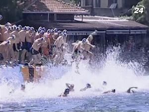 Уплав з Азії до Європи: 800 плавців долали протоку Босфор Уплав з Азії до Європи: 800 плавців долали протоку Босфор