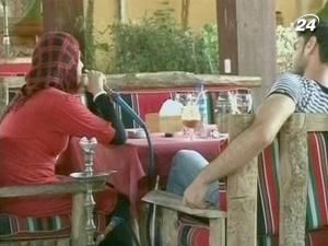 Партія ХАМАС заборонила жінкам курити кальян Партія ХАМАС заборонила жінкам курити кальян