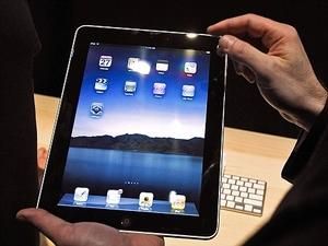 Митники затримали американця з контрабандними планшетами iPad