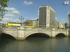 Moody's знизило рейтинг Ірландії до Aa2 з Aa1 Moody's знизило рейтинг Ірландії до Aa2 з Aa1