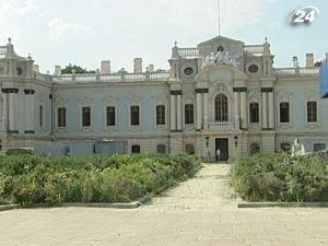 Маріїнський та Кловський палаци претендують на звання "Чудес України" Маріїнський та Кловський палаци претендують на звання "Чудес України"