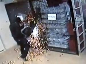 Шведське телебачення оприлюднило відеозапис пограбування століття (ВІДЕО) Шведське телебачення оприлюднило відеозапис пограбування століття (ВІДЕО)