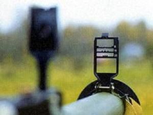 П’яний дідусь ледь не зірвав матч між "Металургом" і "Шахтарем" П’яний дідусь ледь не зірвав матч між "Металургом" і "Шахтарем"