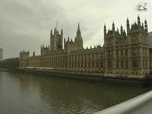 Дефіцит державного бюджету Великої Британії знижується Дефіцит державного бюджету Великої Британії знижується