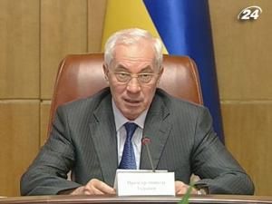 Азаров запропонував продовжити на 2 тижні вступну кампанію