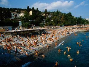 У Ялті, Судаку та Севастополі масово закривають пляжі У Ялті, Судаку та Севастополі масово закривають пляжі