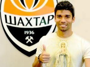 Едуардо підписав контракт із "Шахтарем" Едуардо підписав контракт із "Шахтарем"