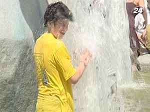 Через спеку вдвічі зросла кількість звернень до лікарів Через спеку вдвічі зросла кількість звернень до лікарів