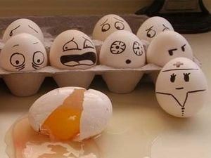 У Криму прокуратура виявила 10 тисяч упаковок тухлих яєць У Криму прокуратура виявила 10 тисяч упаковок тухлих яєць