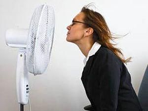 Влада забула про можливість скоротити робочий день через спеку Влада забула про можливість скоротити робочий день через спеку