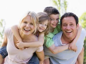 Вчені довели, що росіяни не похмурі, а американці не постійно посміхаються Вчені довели, що росіяни не похмурі, а американці не постійно посміхаються