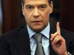 Медведєв підписав закон, який забороняє міліціонерам не виконувати накази Медведєв підписав закон, який забороняє міліціонерам не виконувати накази