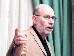 Борис Акунін: Помаранчеві роки пішли Україні на користь Борис Акунін: Помаранчеві роки пішли Україні на користь