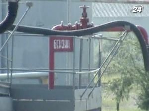 Підприємці нелегально виготовляли бензин та постачали його на АЗС Підприємці нелегально виготовляли бензин та постачали його на АЗС