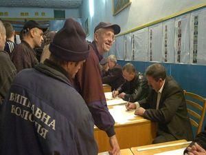 Новий закон забороняє військовослужбовцям і ув'язненим брати участь у місцевих виборах Новий закон забороняє військовослужбовцям і ув'язненим брати участь у місцевих виборах