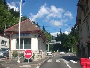 Українські прочани третій день без їжі та грошей на кордоні Франції Українські прочани третій день без їжі та грошей на кордоні Франції