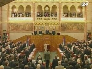 Угорщина схвалила податок на активи банків більше 50 млрд. форинтів Угорщина схвалила податок на активи банків більше 50 млрд. форинтів