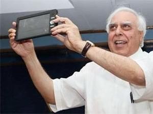 В Індії представили планшет для учнів за 32 долари В Індії представили планшет для учнів за 32 долари