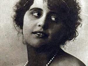 В Одесі відкрили меморіальну дошку Вірі Холодній В Одесі відкрили меморіальну дошку Вірі Холодній