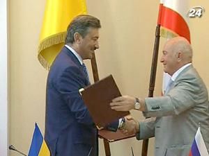 Мер Москви Юрій Лужков приїхав до Криму Мер Москви Юрій Лужков приїхав до Криму