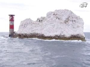Острів Вайт - скелястий "частокіл" з білої крейди Острів Вайт - скелястий "частокіл" з білої крейди