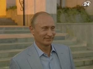 Путін заспівав із шпигунами під живу музику Путін заспівав із шпигунами під живу музику