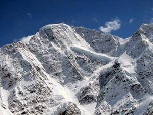 У Франції льодовик накриють гігантським простирадлом У Франції льодовик накриють гігантським простирадлом