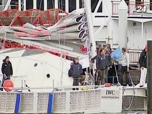 У гавань Сіднея прибув човен, зроблений з пластикових пляшок У гавань Сіднея прибув човен, зроблений з пластикових пляшок