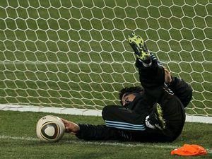 Марадона: Я маю бажання залишитись тренером Аргентини Марадона: Я маю бажання залишитись тренером Аргентини