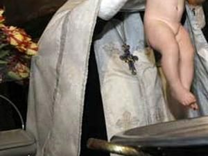 У Молдові священик втопив дитину під час обряду хрещення У Молдові священик втопив дитину під час обряду хрещення