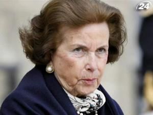 Французька поліція допитала найбагатшу жінку Європи Французька поліція допитала найбагатшу жінку Європи